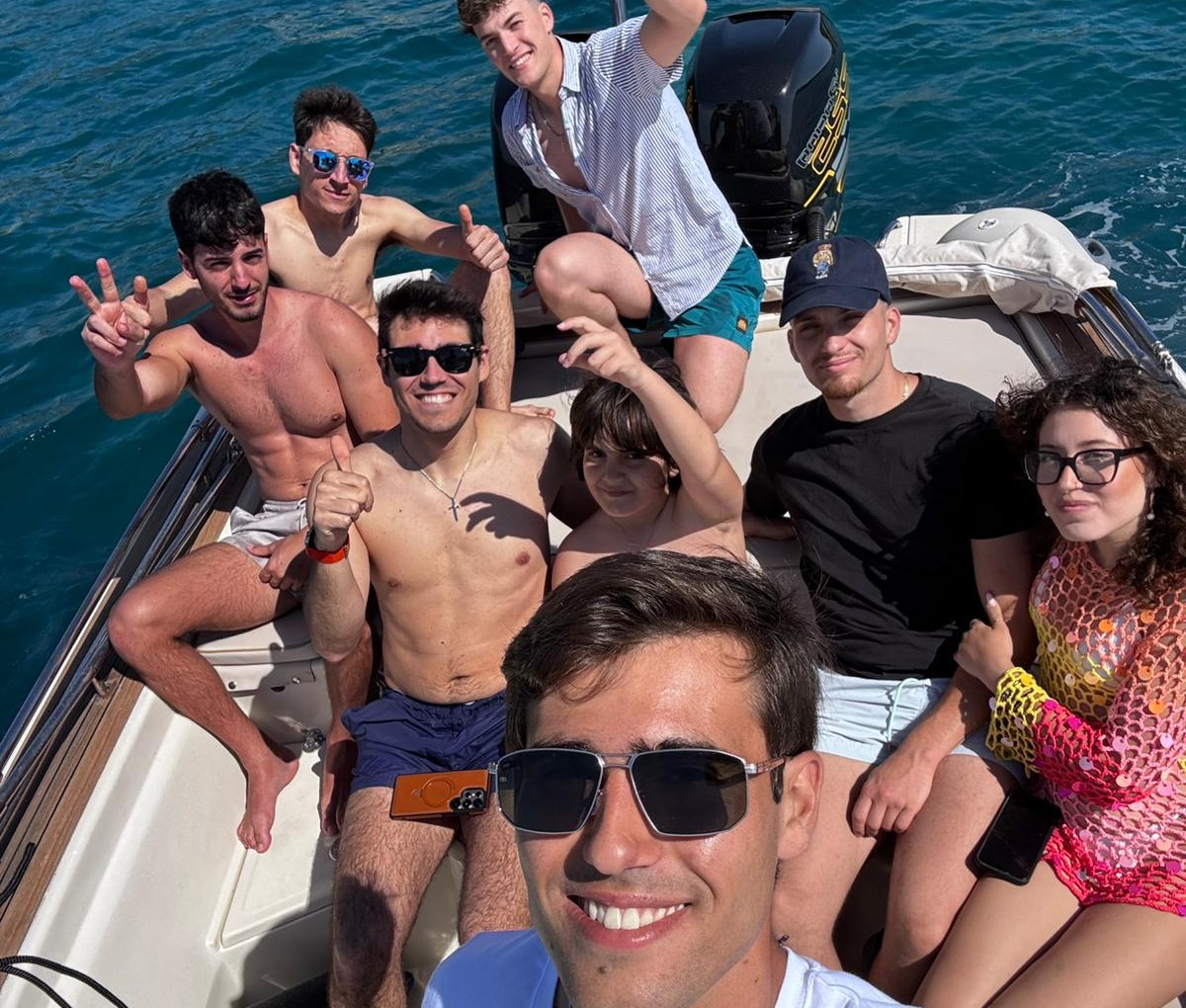 Gruppo a bordo del gommone